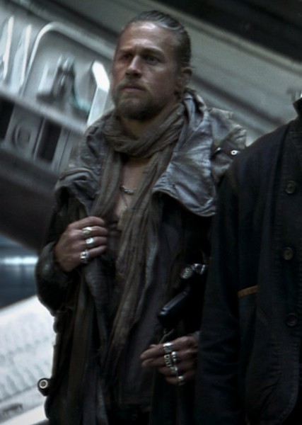Charlie Hunnam photo