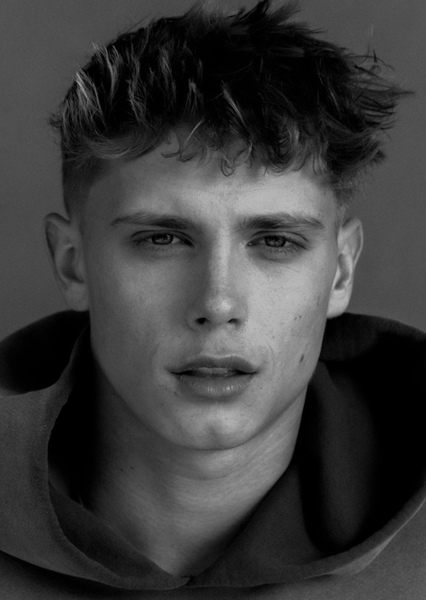 Charlie Malone Finch (charlieonnafriday) photo