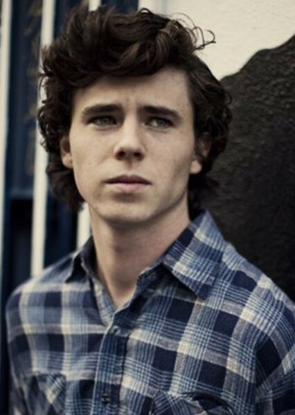 Charlie McDermott photo