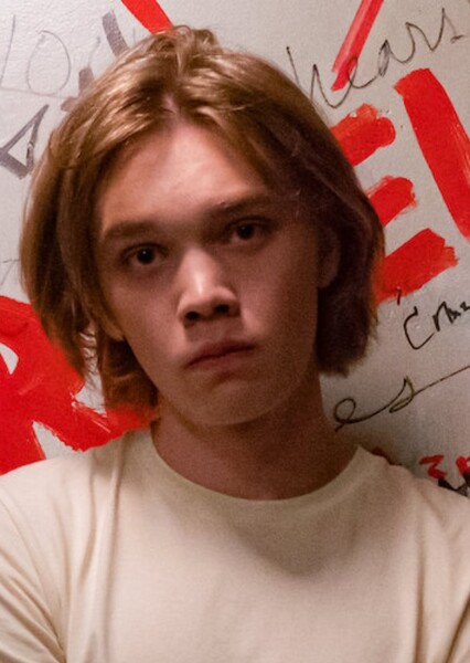 Charlie Plummer photo