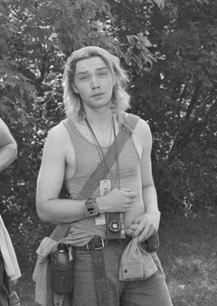 Charlie Plummer photo