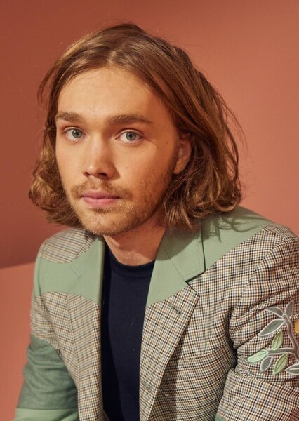 Charlie Plummer photo