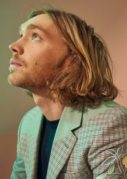 Charlie Plummer photo