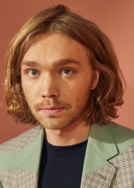 Charlie Plummer photo