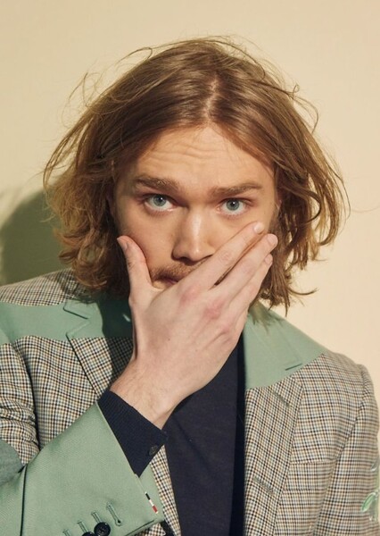 Charlie Plummer photo