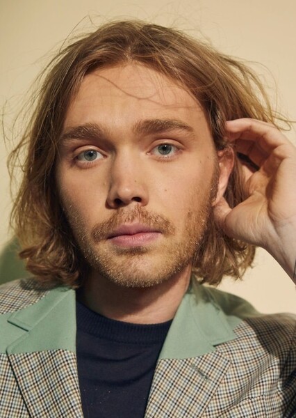 Charlie Plummer photo