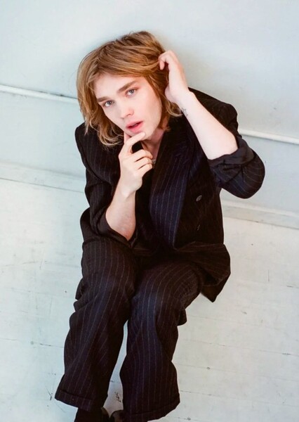Charlie Plummer photo