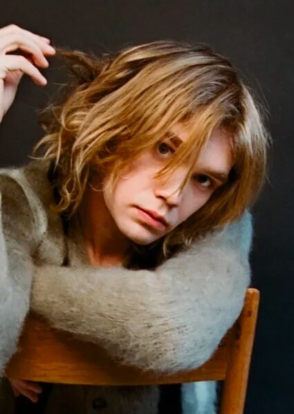 Charlie Plummer photo