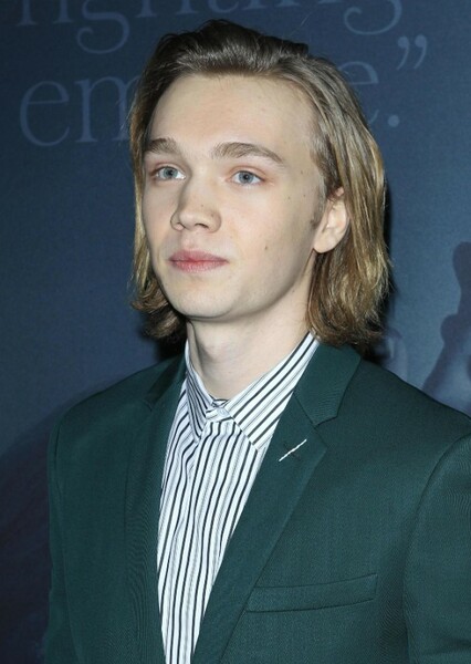 Charlie Plummer photo