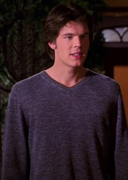 Charlie Weber photo