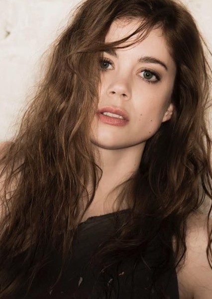 Charlotte Hope photo