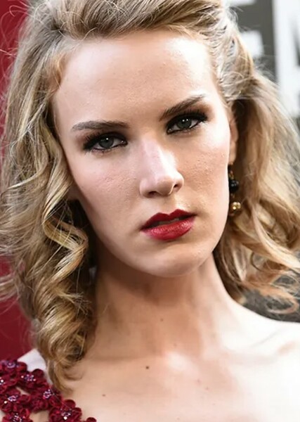 Charlotte Kirk photo