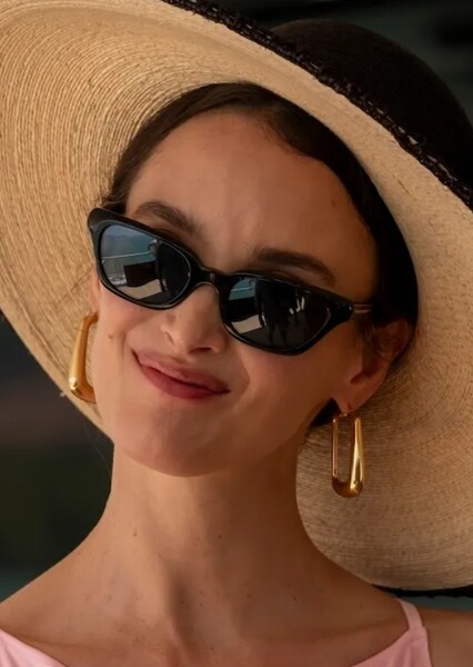 Charlotte Le Bon photo