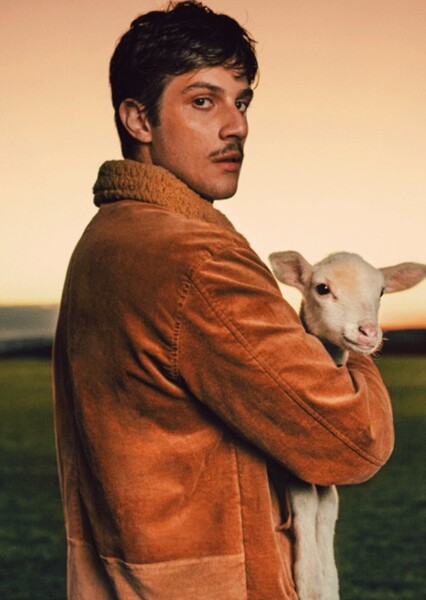 Chay Suede photo
