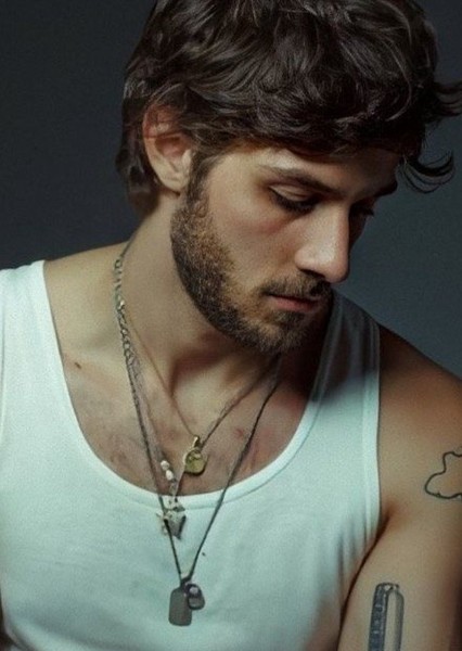 Chay Suede photo