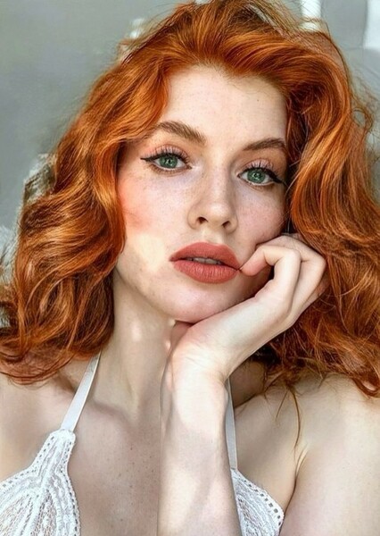 Chiara Weasley photo
