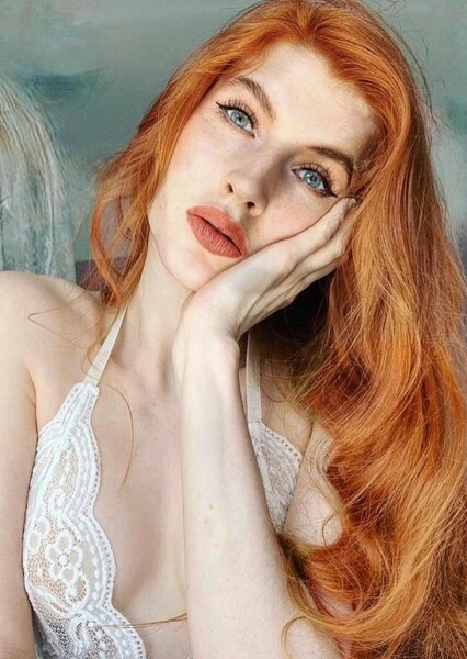 Chiara Weasley photo