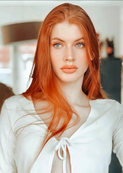 Chiara Weasley photo
