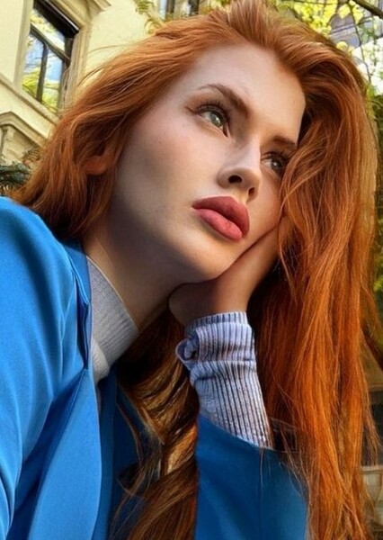 Chiara Weasley photo