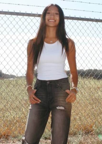 Chloe Adona photo
