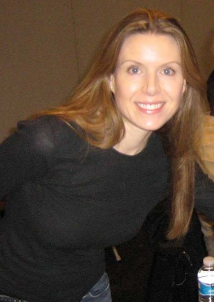 Chloë Annett photo