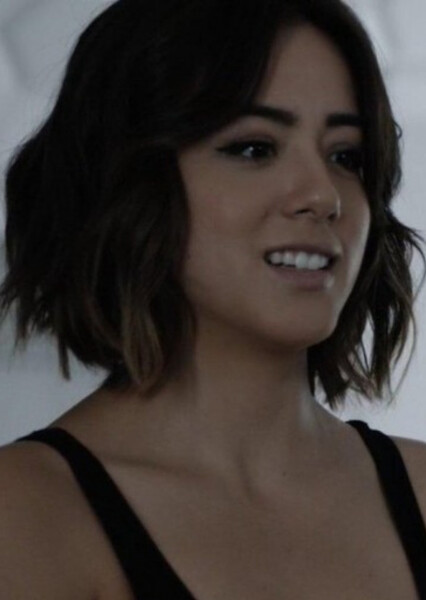 Chloe Bennet photo