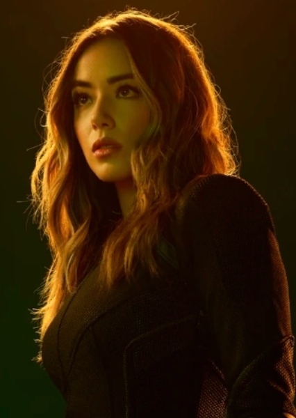 Chloe Bennet photo