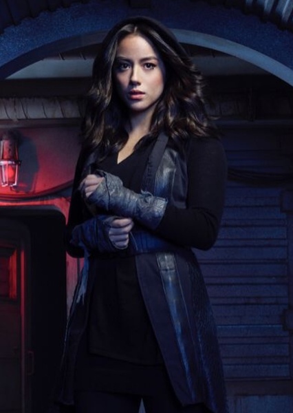 Chloe Bennet photo