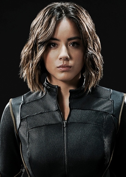 Chloe Bennet photo