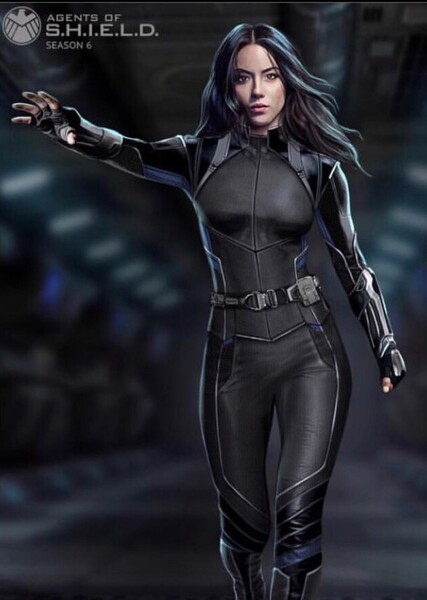 Chloe Bennet photo