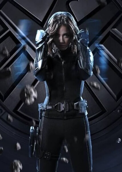 Chloe Bennet photo