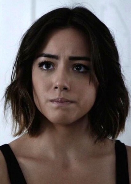 Chloe Bennet photo