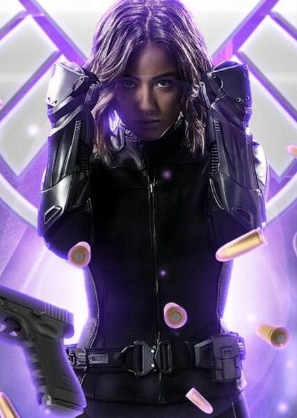 Chloe Bennet photo