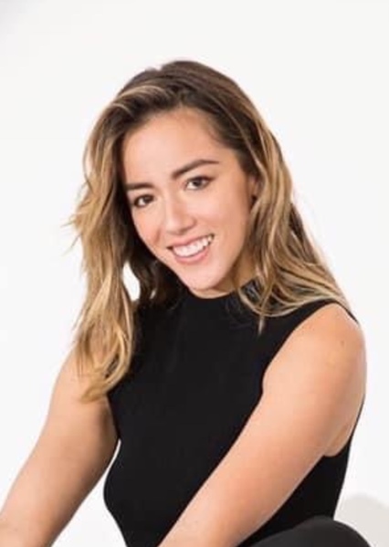 Chloe Bennet photo