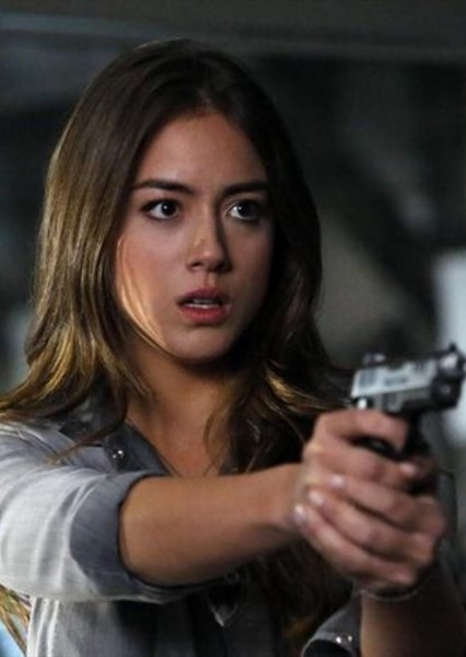 Chloe Bennet photo