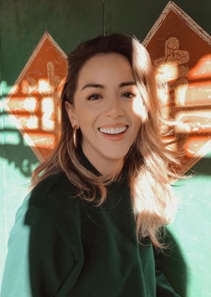 Chloe Bennet photo
