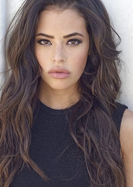 Chloe Bridges photo
