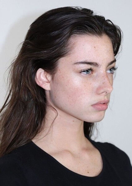 Chloe Coutau photo