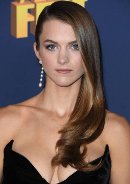 Chloe East photo