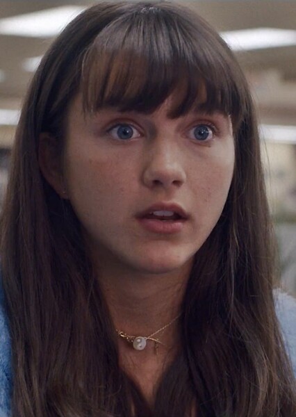 Chloe East photo