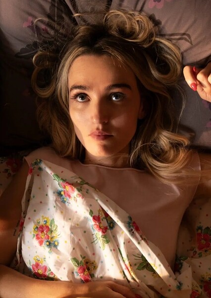 Chloe Fineman photo