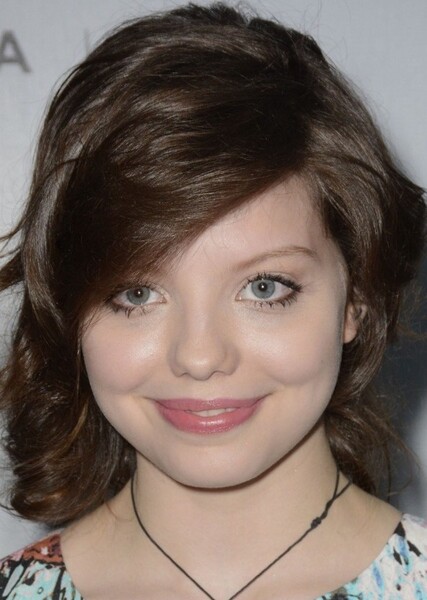 Chloë Levine