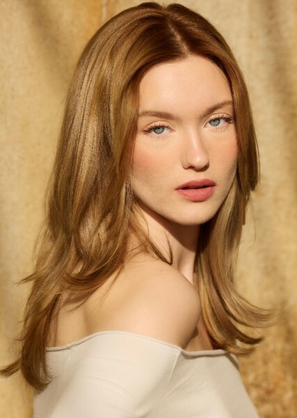 Chloe Rose Robertson photo