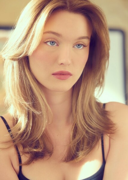 Chloe Rose Robertson photo