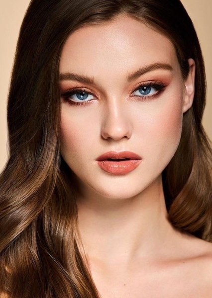 Chloe Rose Robertson