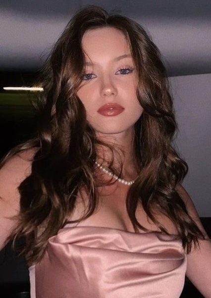 Chloe Rose Robertson