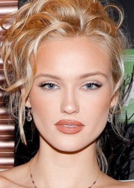 Chloe Rose Robertson photo