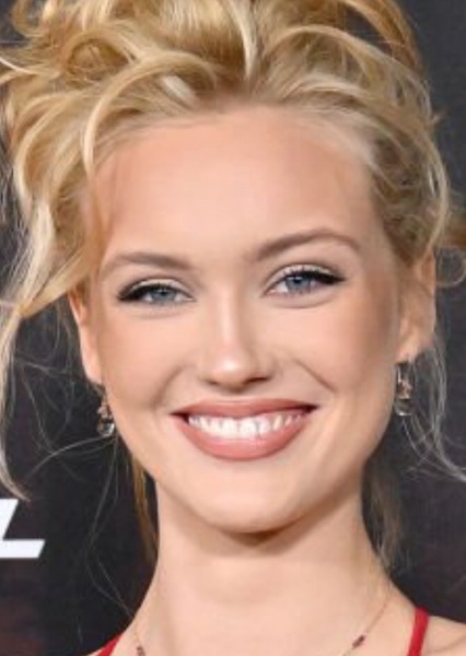 Chloe Rose Robertson photo
