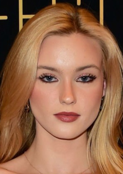 Chloe Rose Robertson photo