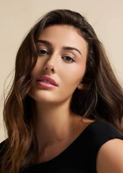 Chloe Veitch photo